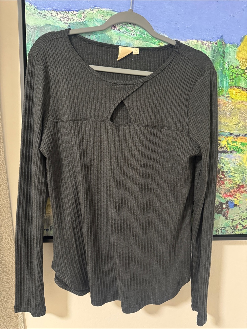 Ribbed Long-Sleeve Keyhole Top - Dark Gray